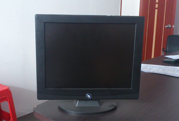 Trumps 15-inch LCD TV
